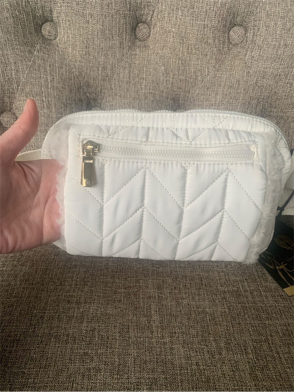 New with tags! House of Harlow 1960 White Quilted Crossbody Hip Bag - Picture 3 of 15